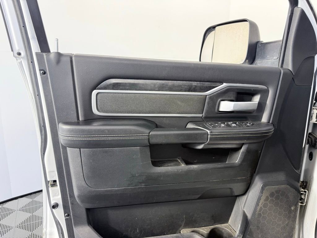 Used 2021 RAM 2500 Big Horn w/ Night Edition image 9