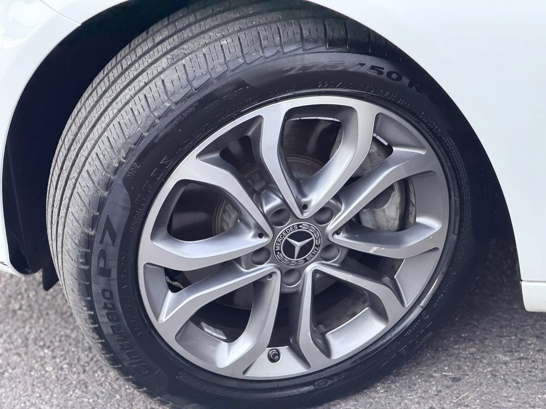 Used 2018 Mercedes-Benz C 300 4MATIC Sedan image 32