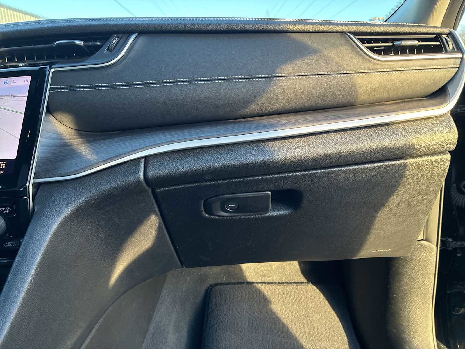 Used 2023 Jeep Grand Cherokee Limited image 30