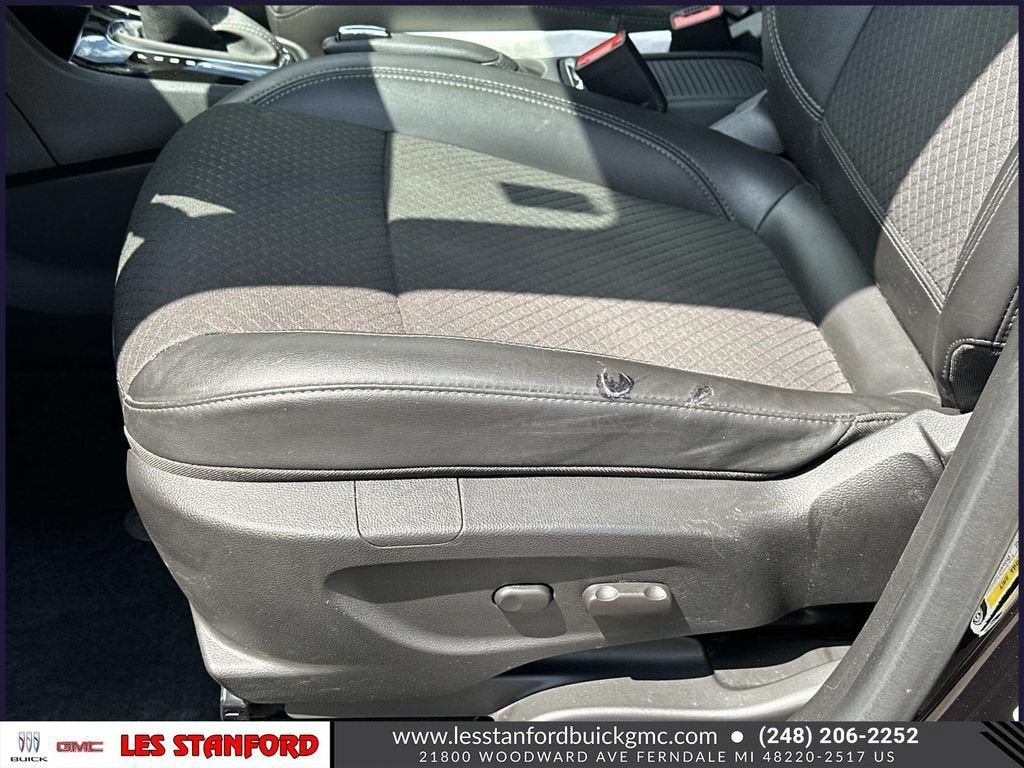 Certified 2022 Buick Encore Preferred AWD/4WD image 18
