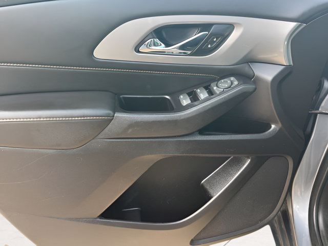 Used 2019 Chevrolet Traverse LS FWD image 13