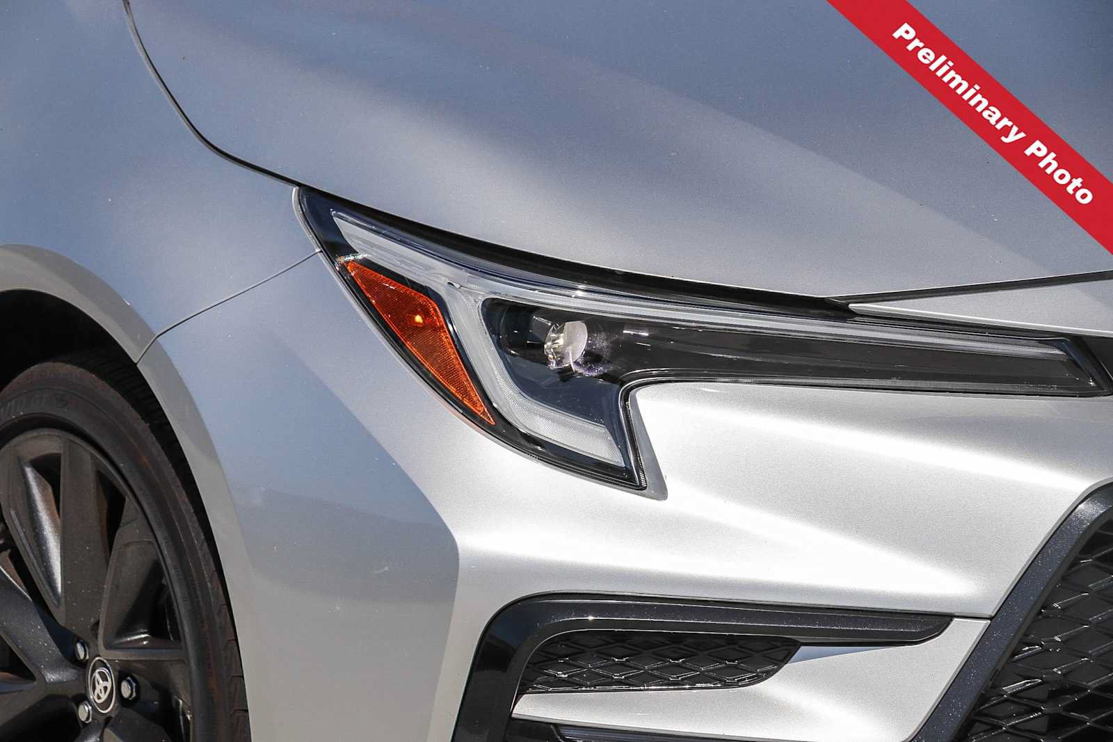 Used 2025 Toyota Corolla SE FWD image 4