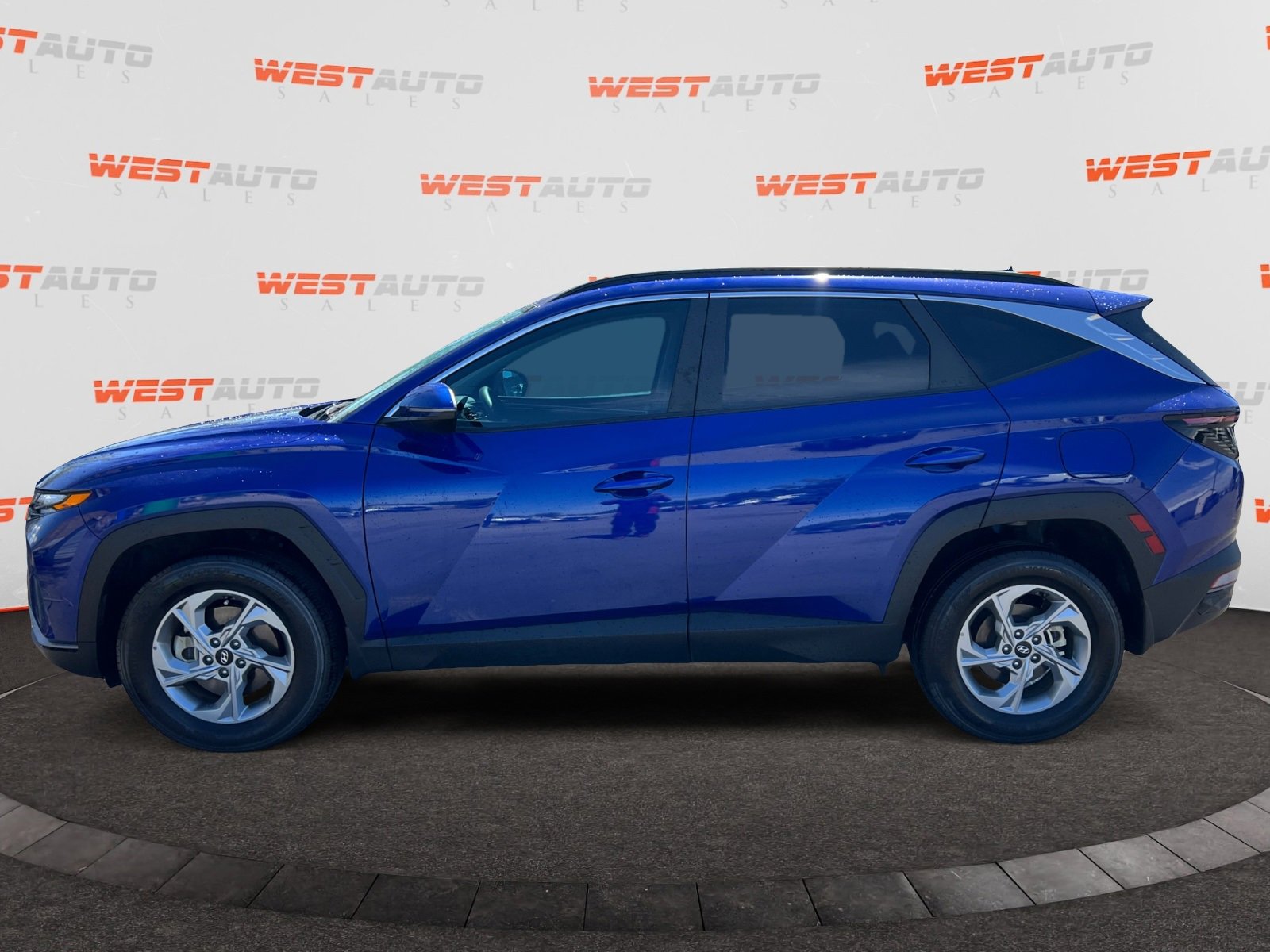 Used 2023 Hyundai Tucson SEL w/ Cargo Package image 2