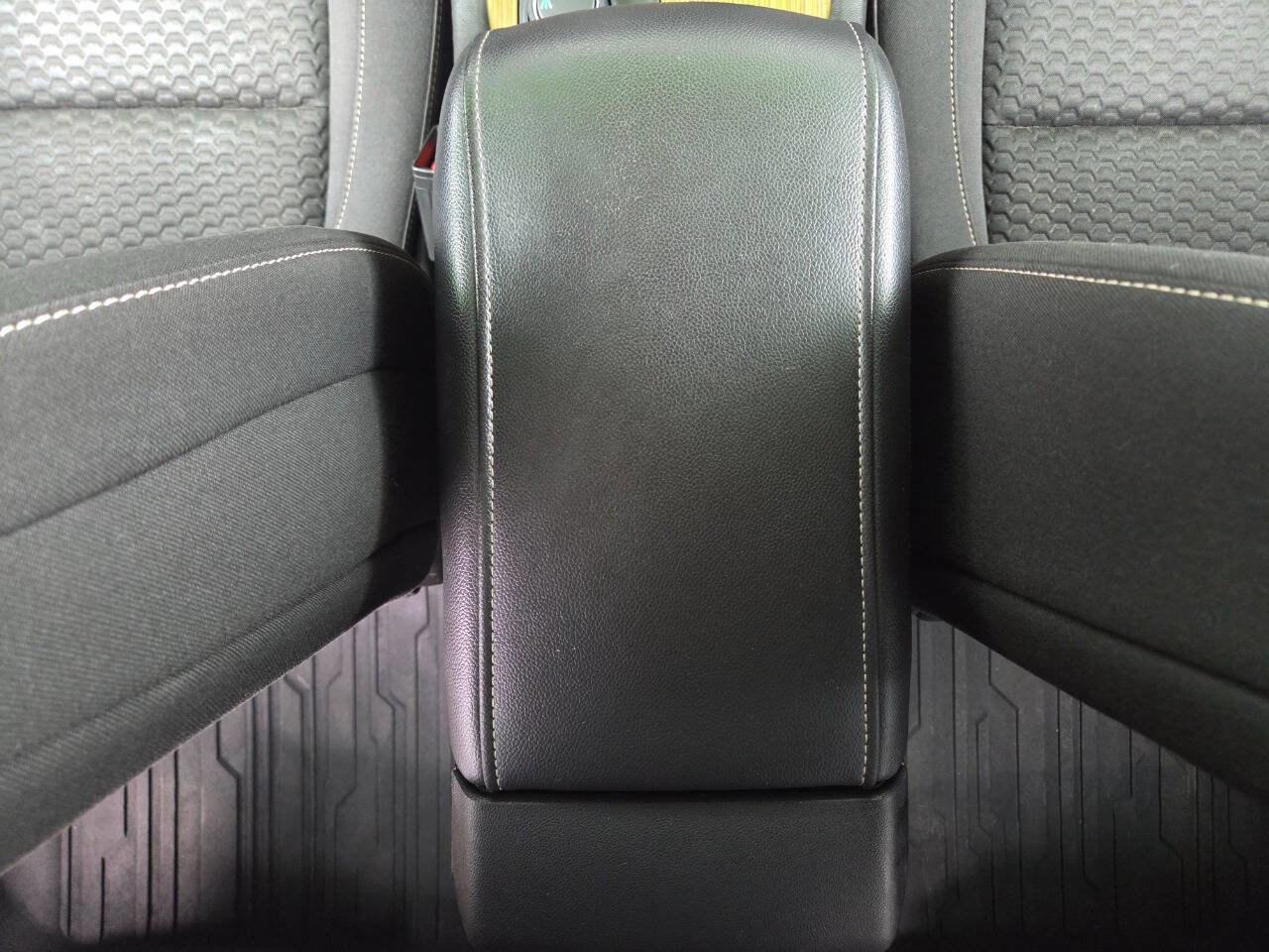 Used 2018 GMC Acadia SLE w/ LPO, Floor Liner Package image 28