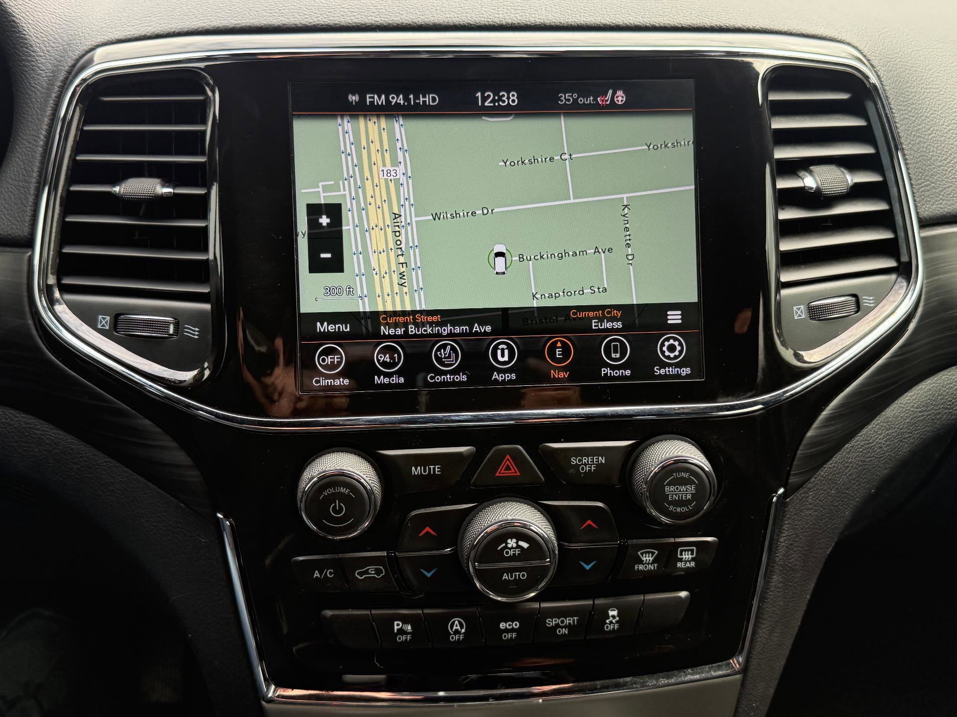 Used 2022 Jeep Grand Cherokee Laredo X image 16