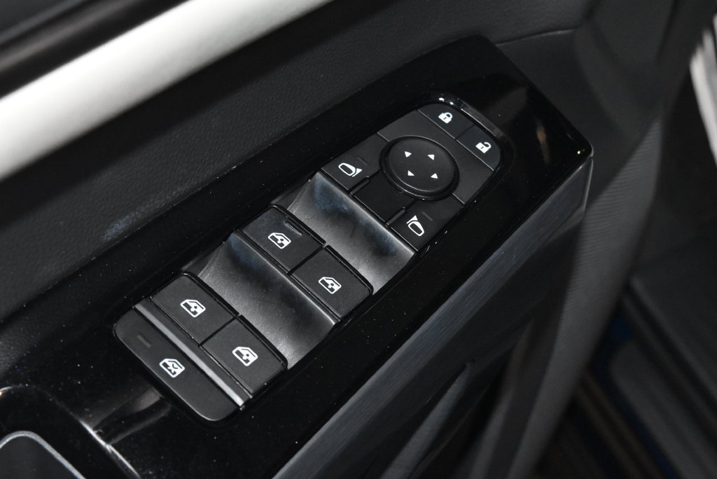Certified 2024 Nissan Pathfinder SL AWD/4WD image 5