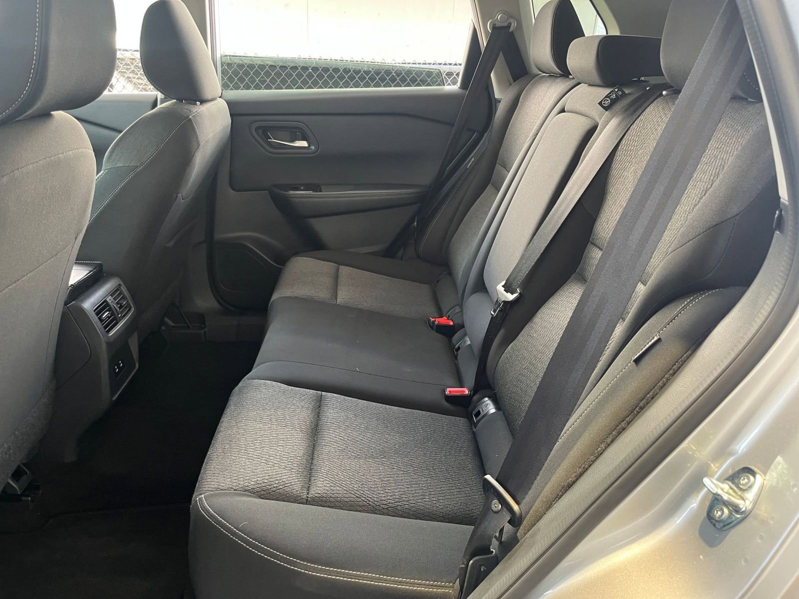 Used 2025 Nissan Rogue SV FWD image 28