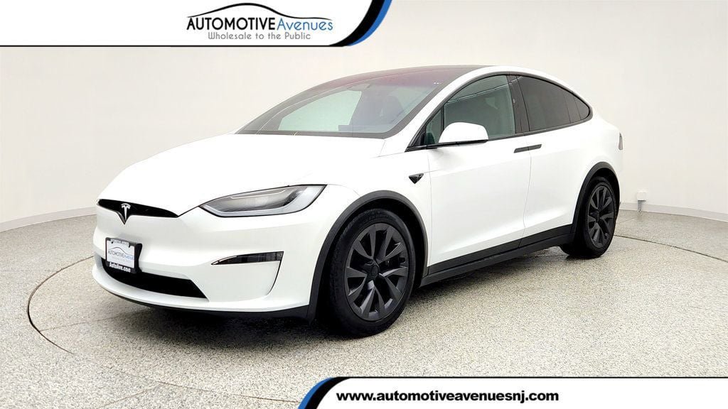 Used 2024 Tesla Model X image 1