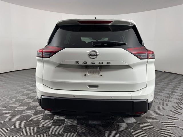 Used 2024 Nissan Rogue S image 8
