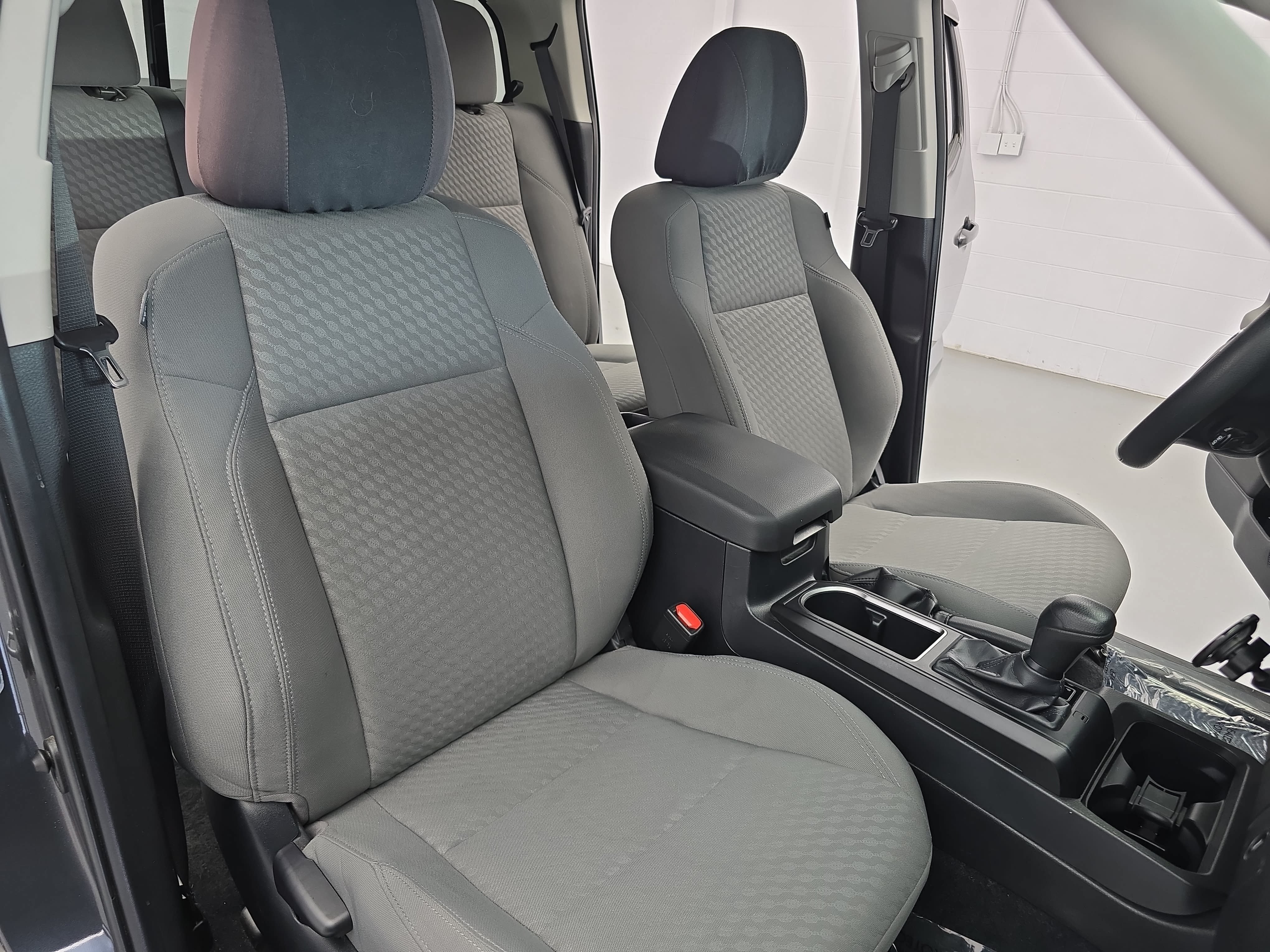 Used 2023 Toyota Tacoma SR w/ SR Convenience Package RWD image 10