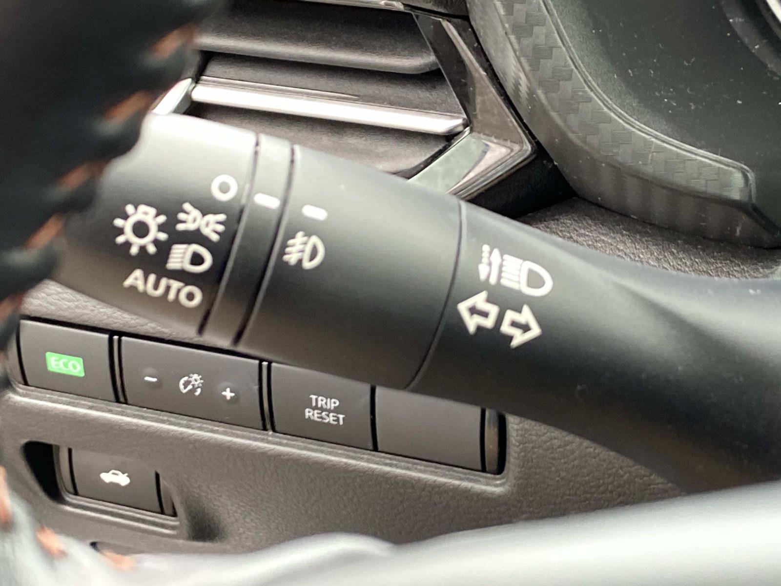 Used 2023 Nissan Sentra SR w/ SR Premium Package FWD image 20