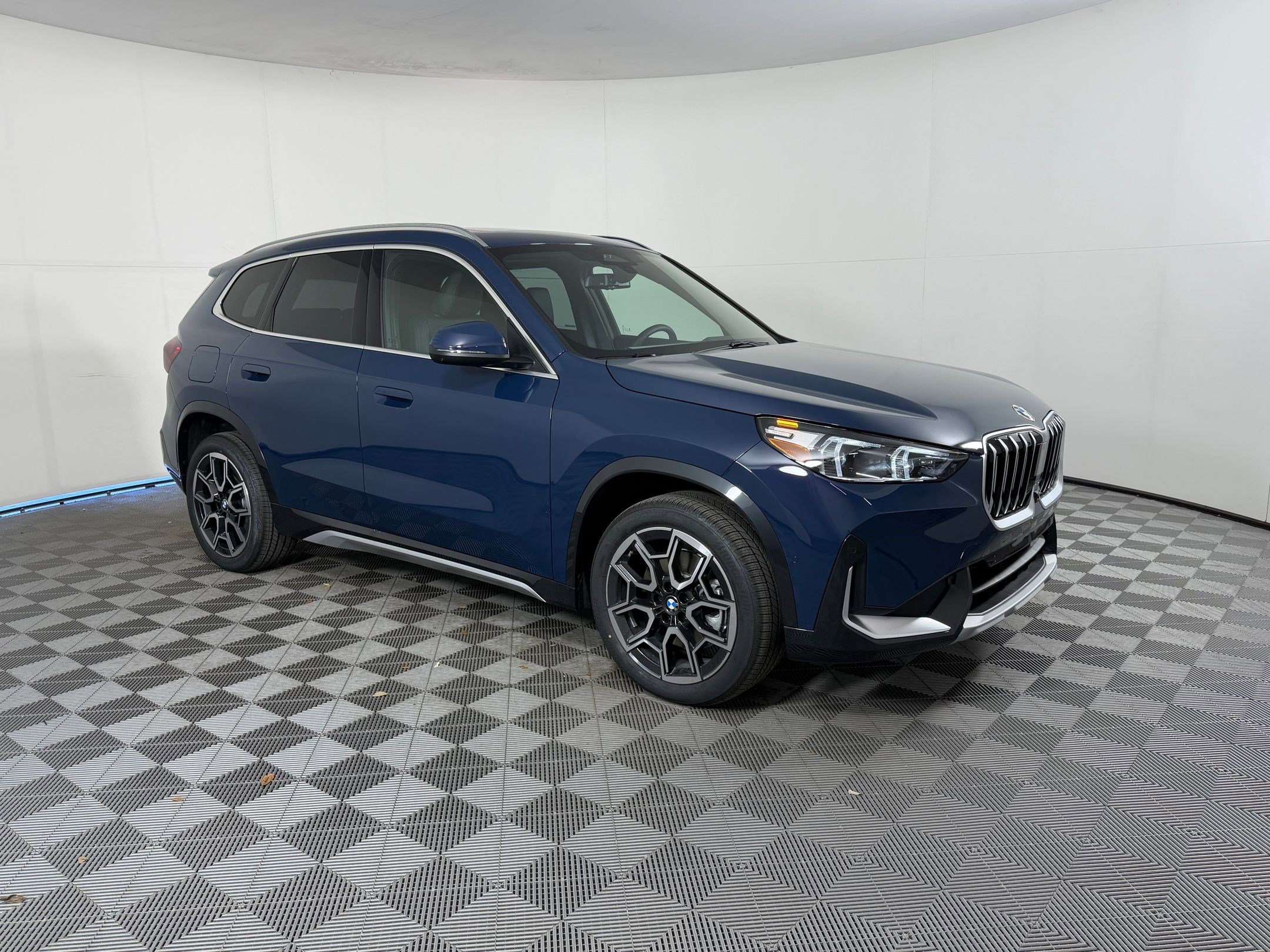 Used 2026 BMW X1 xDrive28i w/ Technology Package AWD/4WD image 7