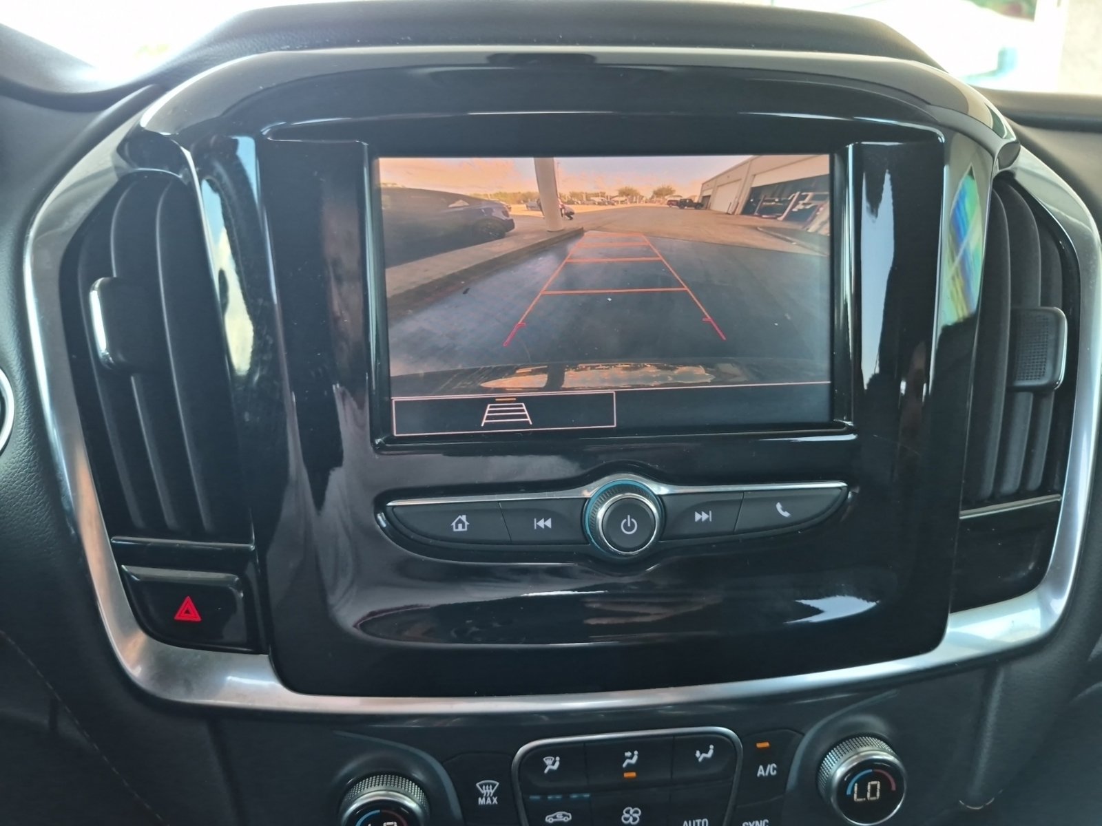 Used 2021 Chevrolet Traverse LS FWD image 16