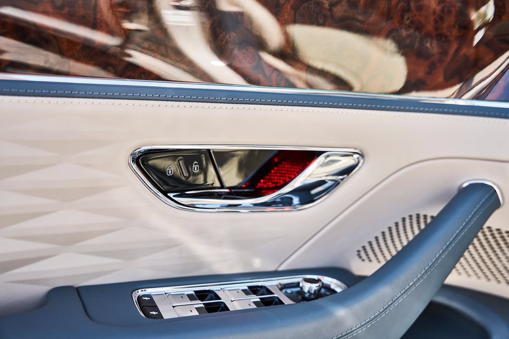 Used 2022 Bentley Flying Spur W12 AWD/4WD image 33