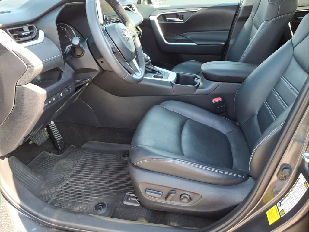 Used 2023 Toyota RAV4 XLE Premium image 18