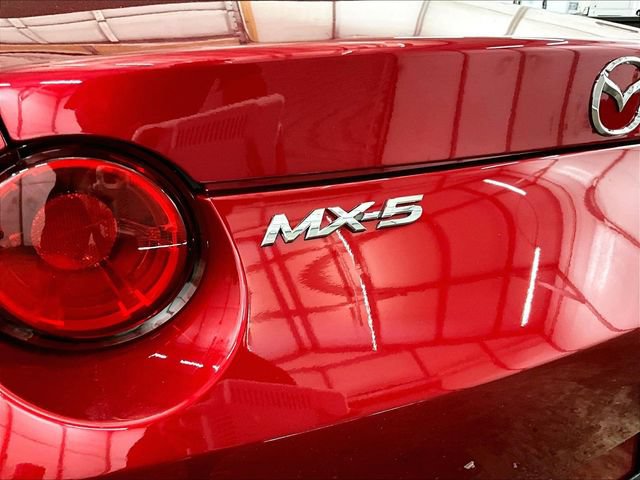 Used 2019 MAZDA MX-5 Miata Sport w/ I-ACTIVSENSE Sport Package RWD image 13