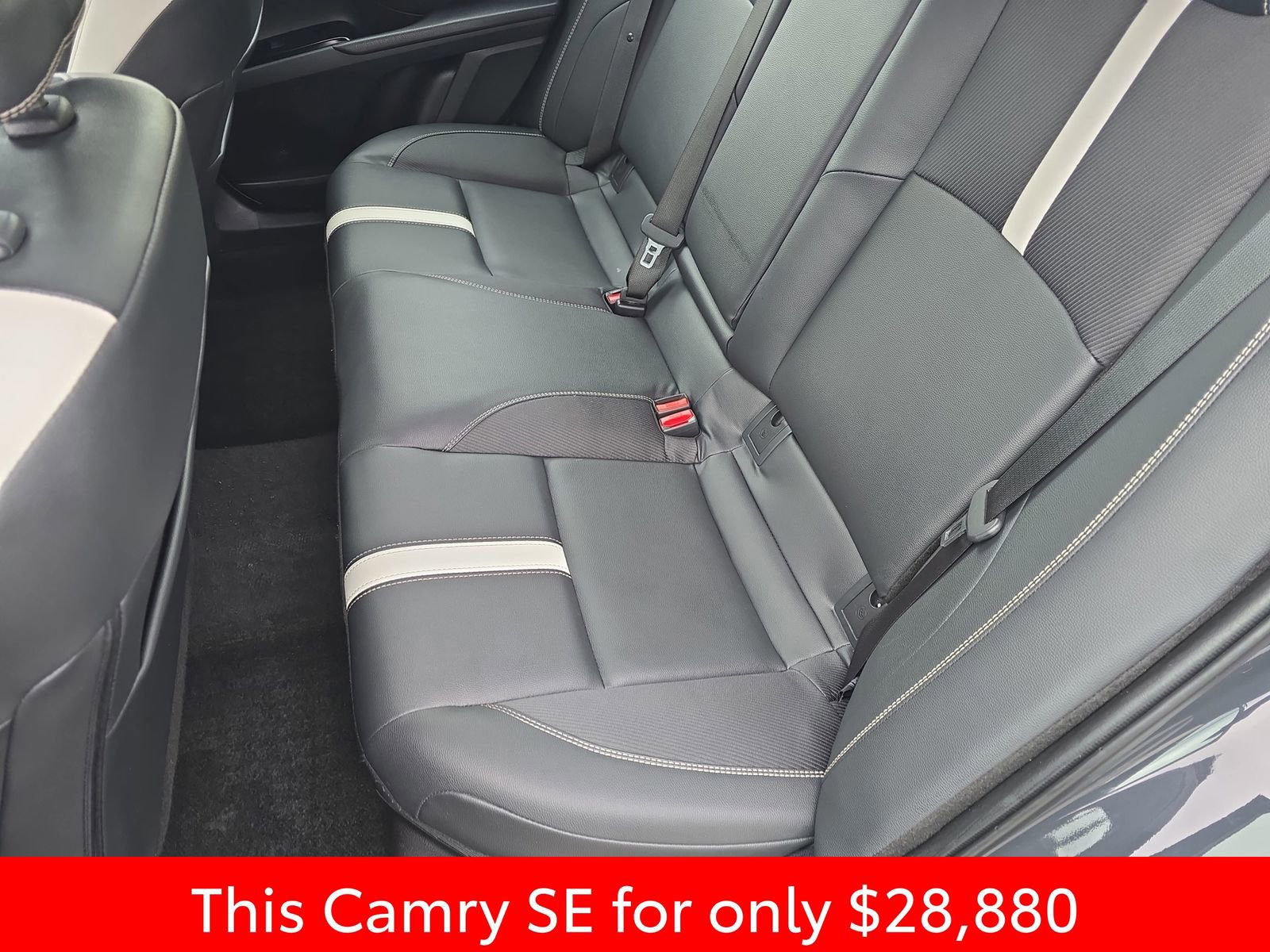 Used 2025 Toyota Camry SE image 19