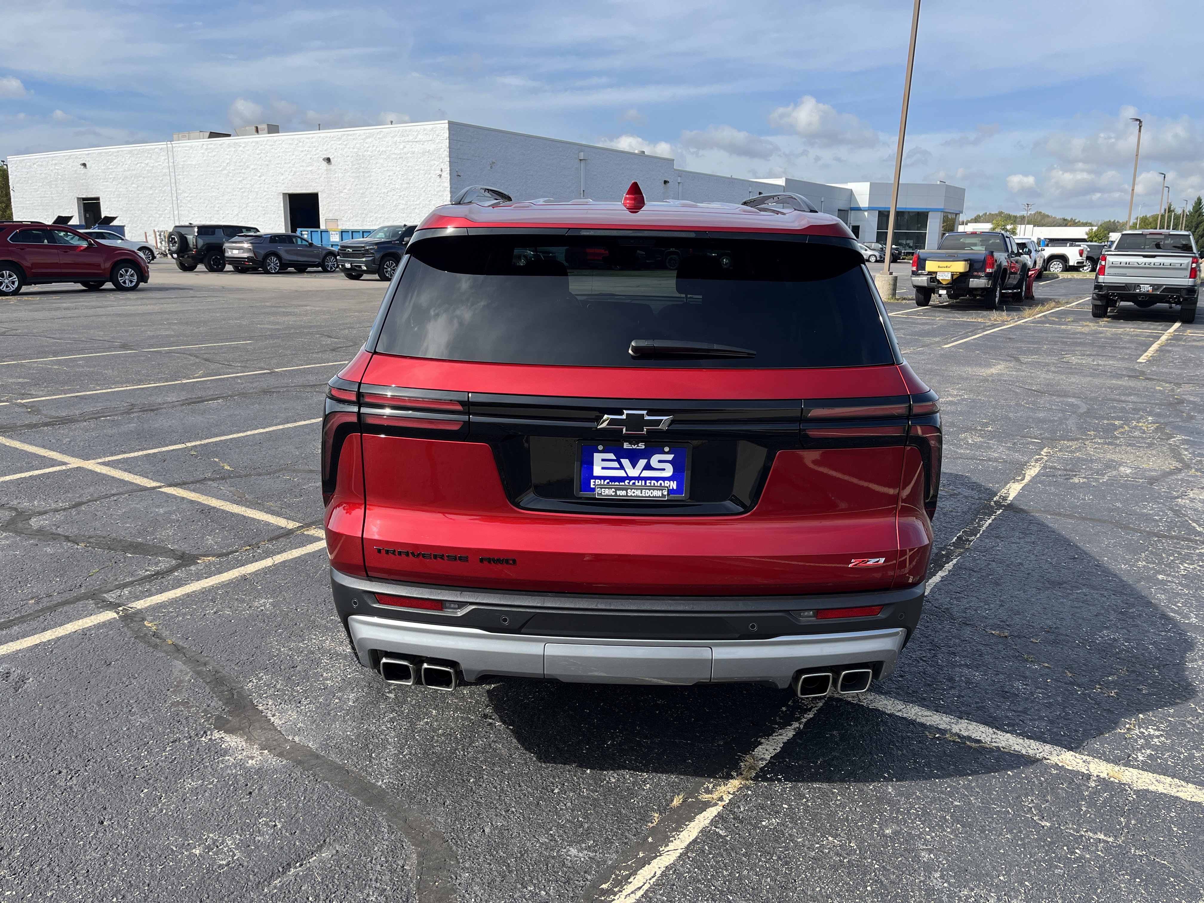 Used 2024 Chevrolet Traverse Z71 w/ Enhanced Driving Package image 5