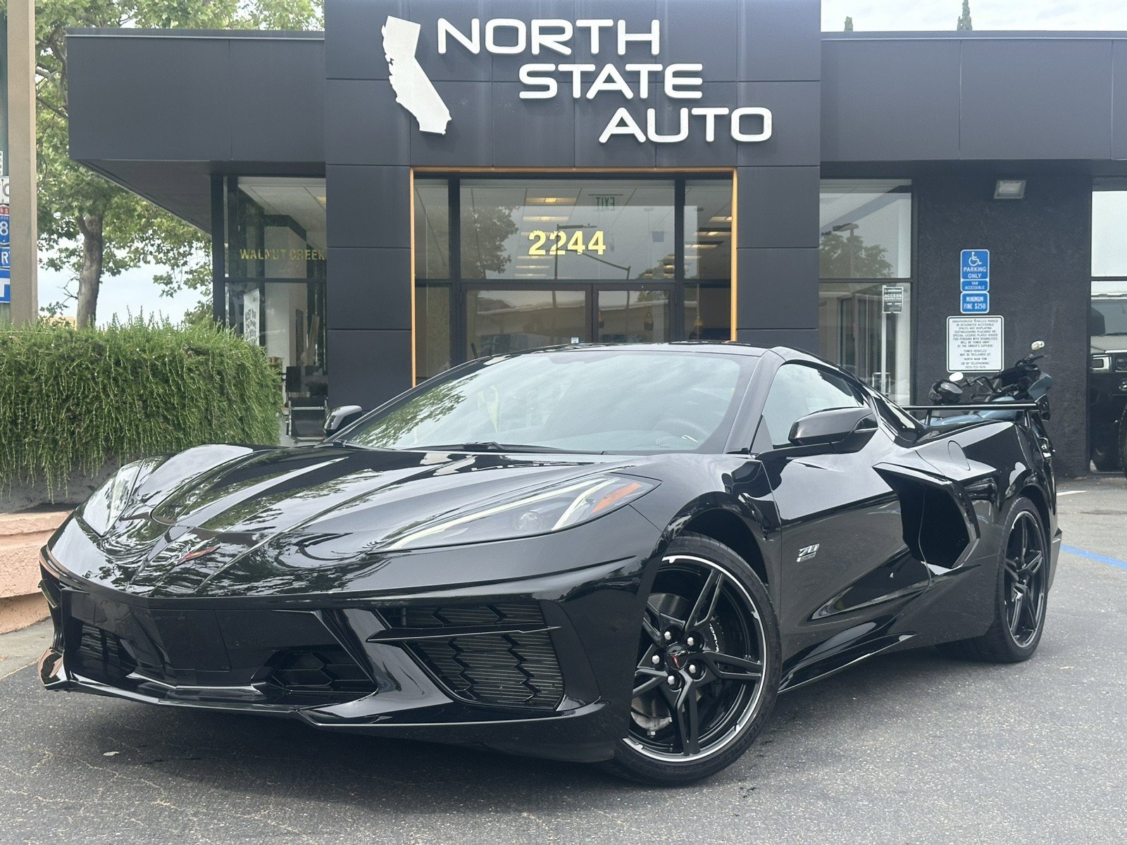 Used 2023 Chevrolet Corvette Stingray Coupe w/ 1LT image 2