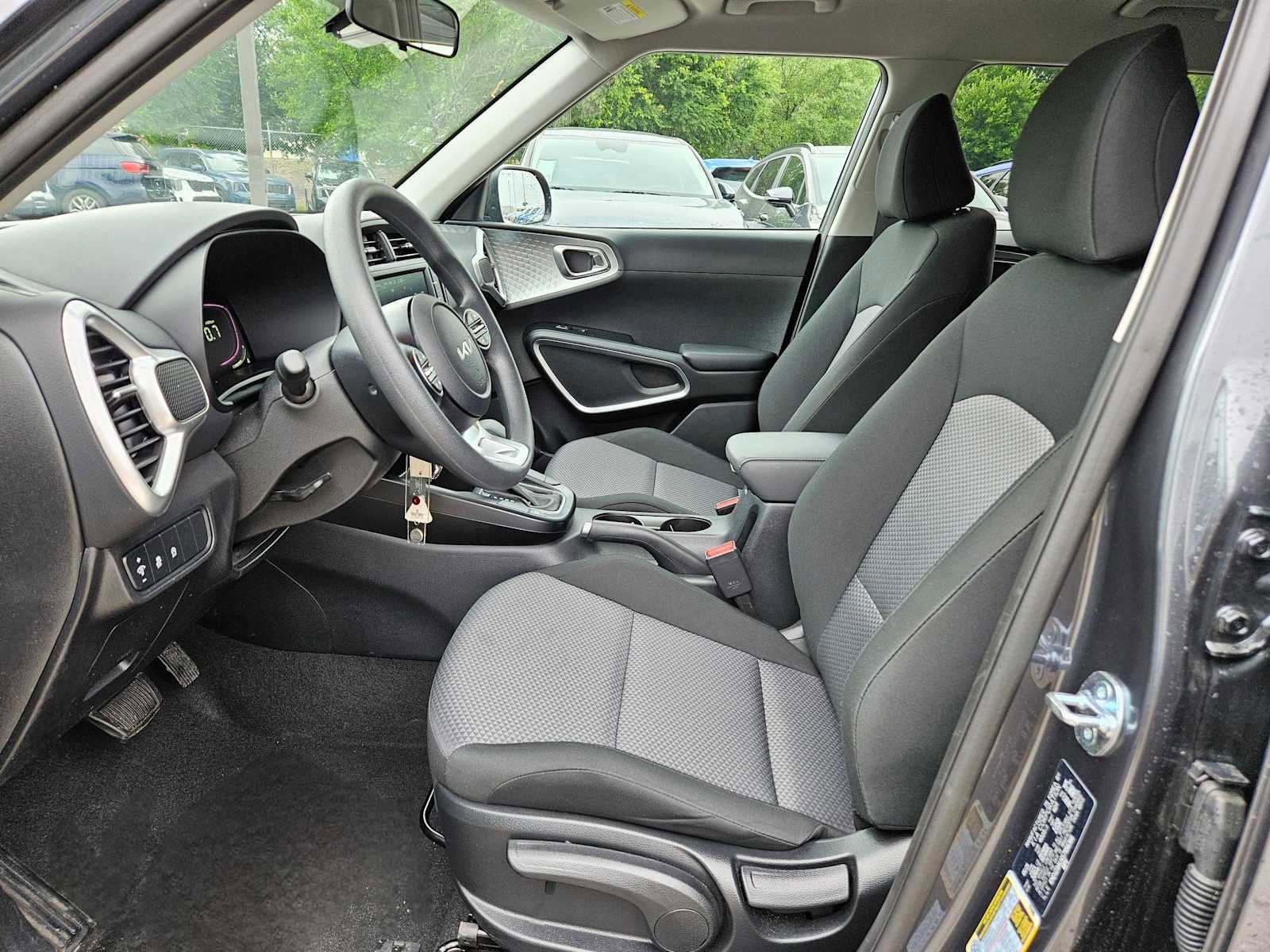 Used 2025 Kia Soul LX FWD image 15