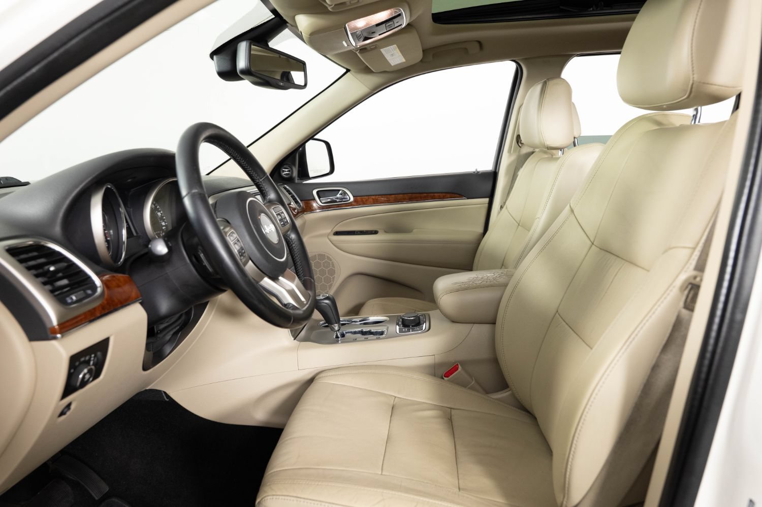 Used 2011 Jeep Grand Cherokee Limited AWD/4WD image 15