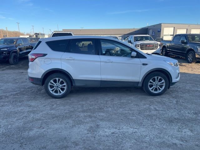 Used 2017 Ford Escape SE image 8