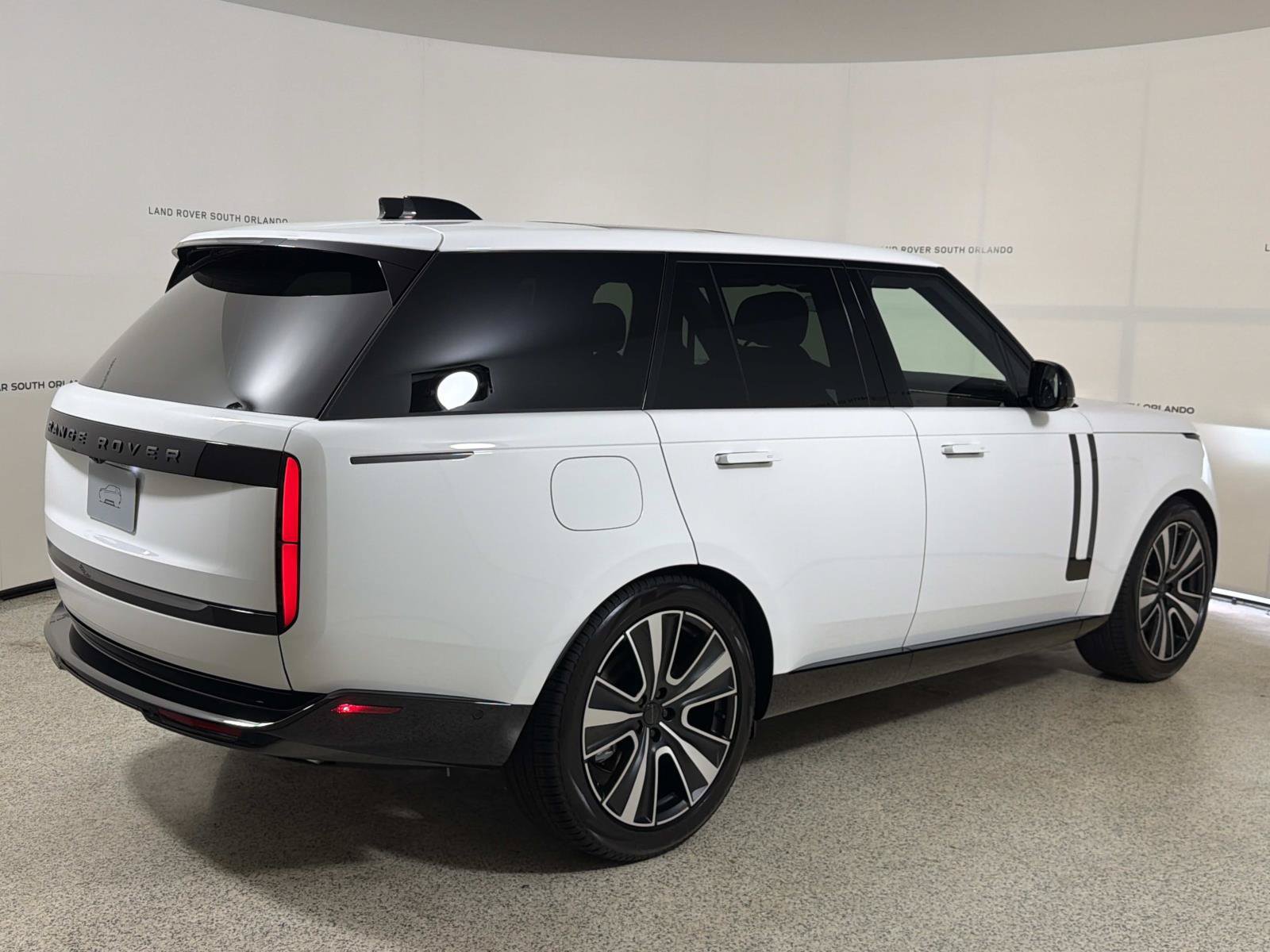 New 2026 Land Rover Range Rover SE AWD/4WD image 5