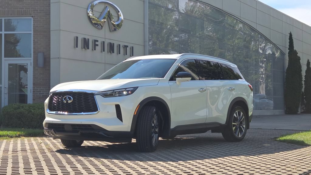 Used 2023 INFINITI QX60 Luxe w/ Cargo Package AWD/4WD image 6