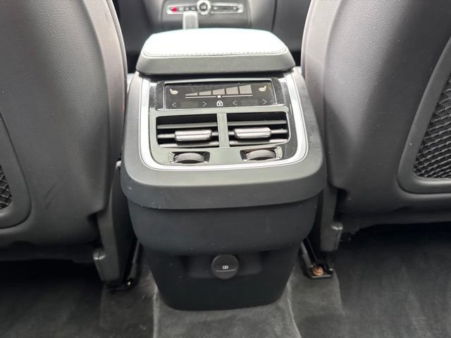Used 2024 Volvo XC90 B5 Core w/ Climate Package AWD/4WD image 17