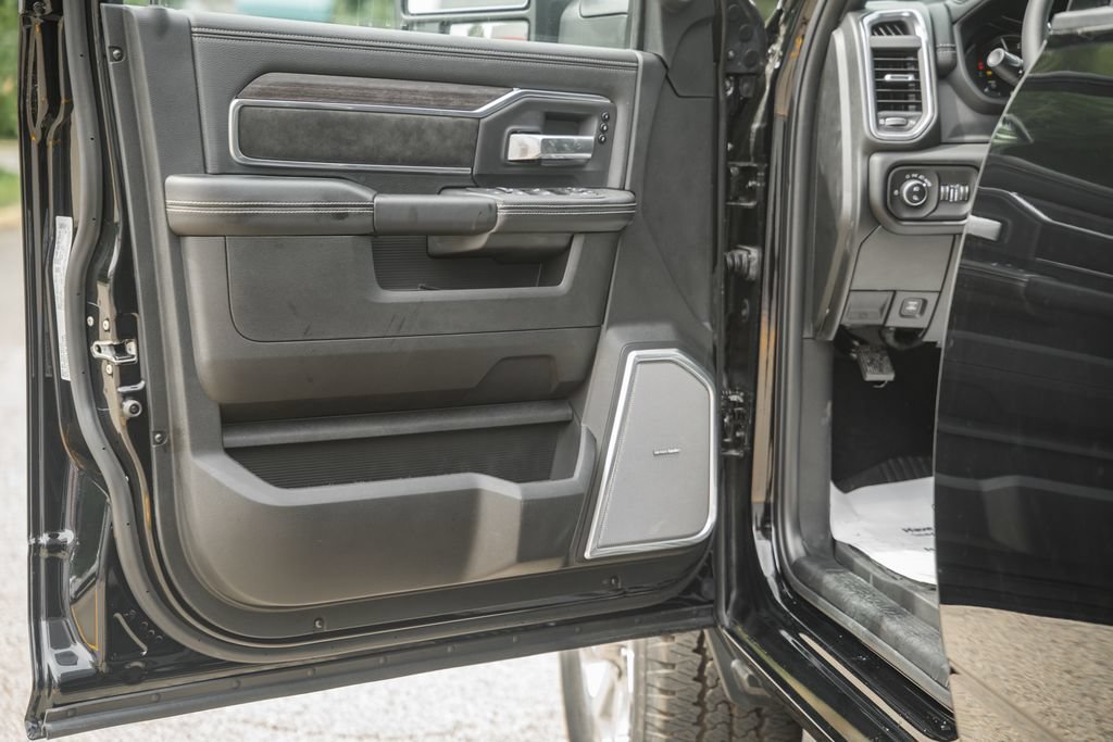 New 2026 RAM 2500 Laramie AWD/4WD image 44