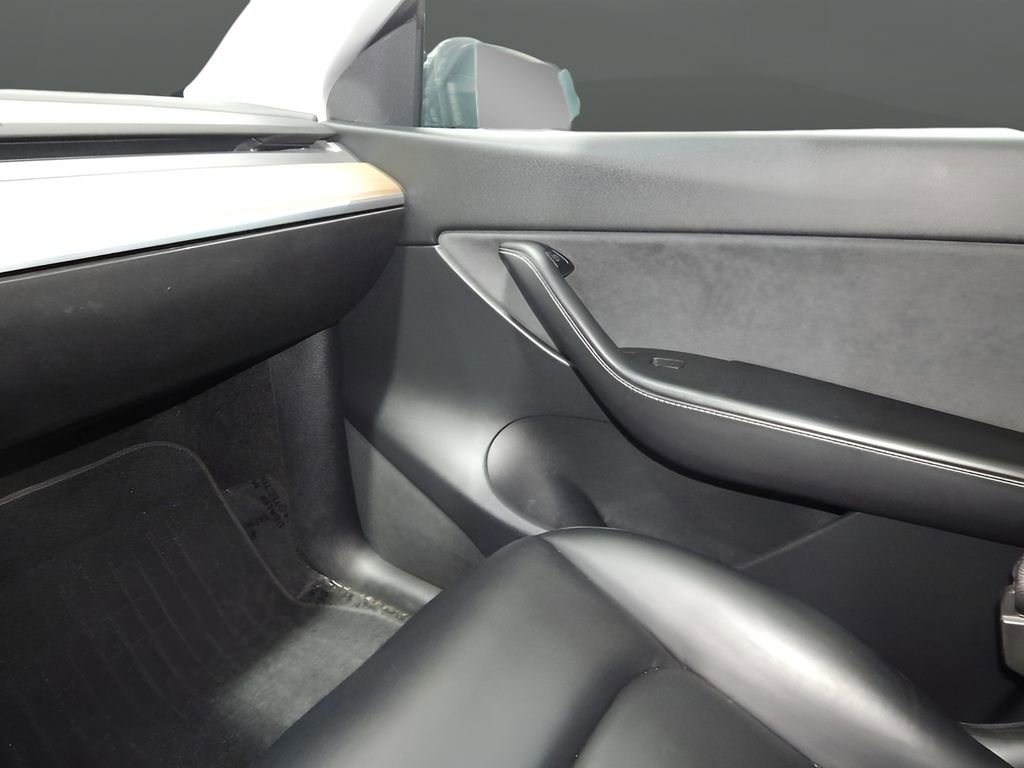 Used 2021 Tesla Model Y Performance image 28