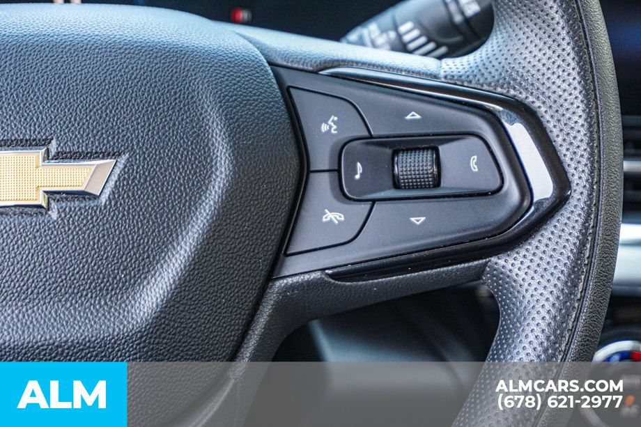 Used 2025 Chevrolet Trax LT FWD image 29