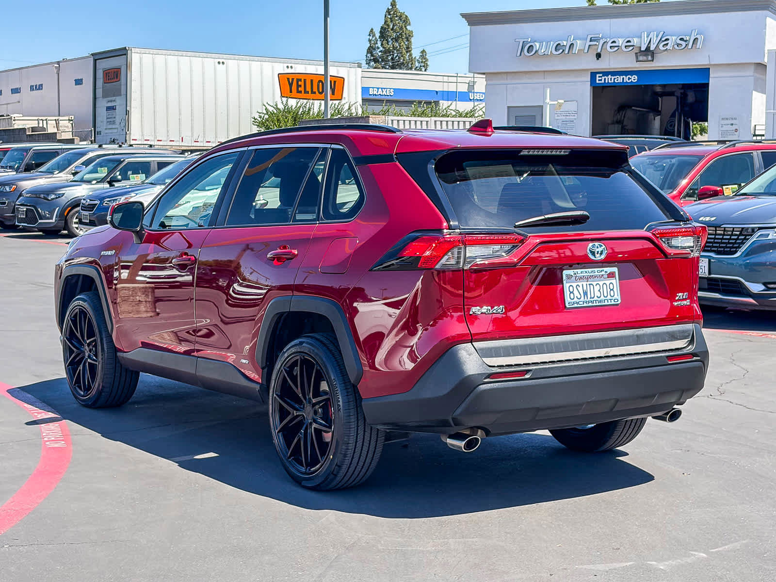 Used 2020 Toyota RAV4 XLE w/ Convenience Package AWD/4WD image 2