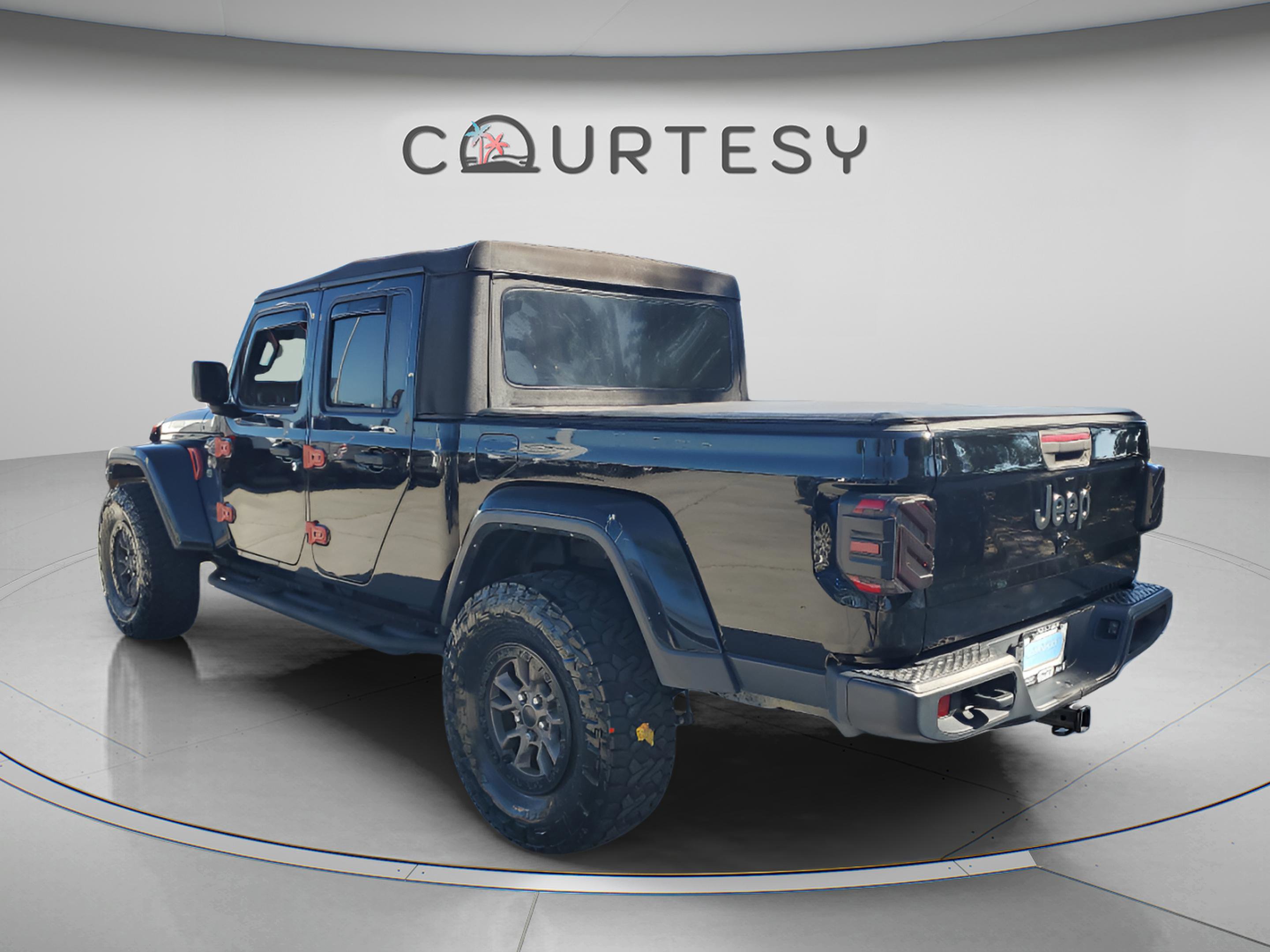 Used 2022 Jeep Gladiator Sport AWD/4WD image 2