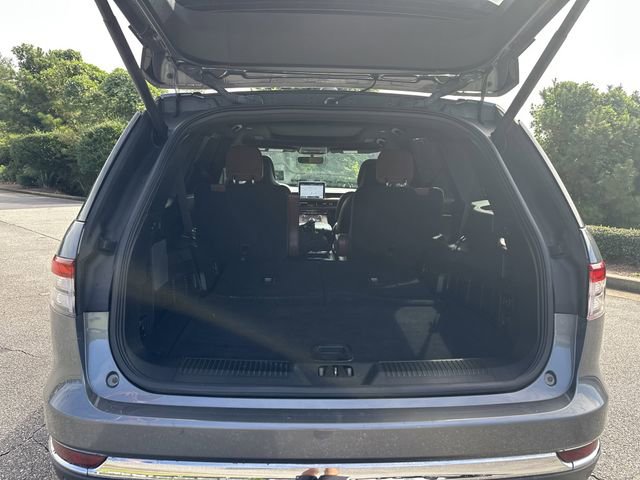 Used 2022 Lincoln Aviator Reserve w/ Equipment Group 201A image 17