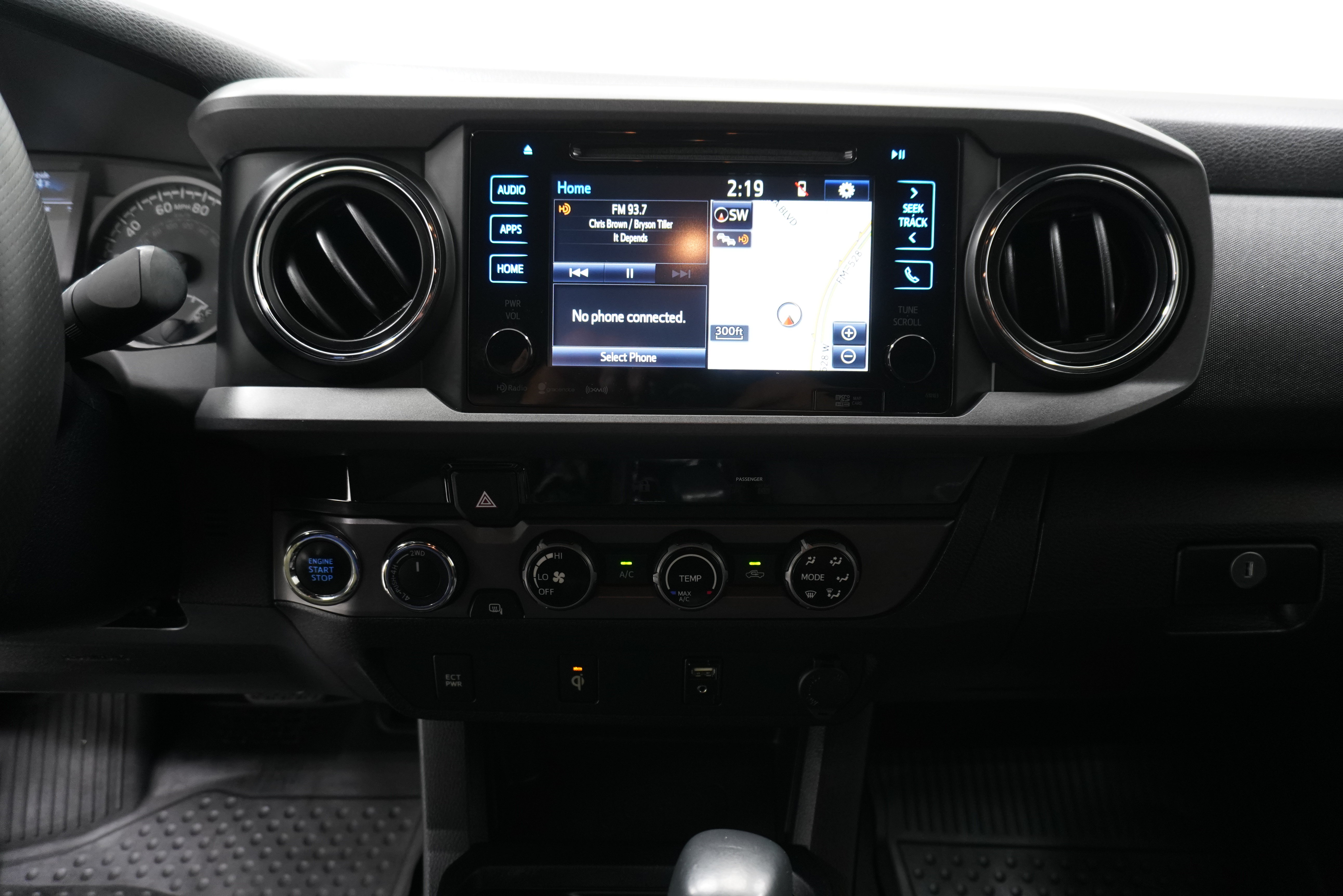 Used 2017 Toyota Tacoma TRD Sport w/ Tow Package AWD/4WD image 20