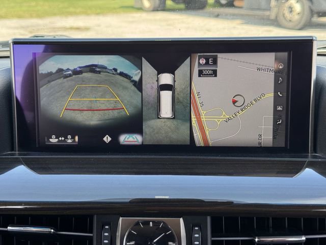 Used 2017 Lexus LX 570 4WD w/ Luxury Package image 18