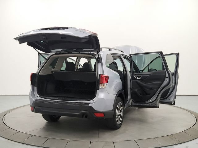 Used 2021 Subaru Forester Premium image 14