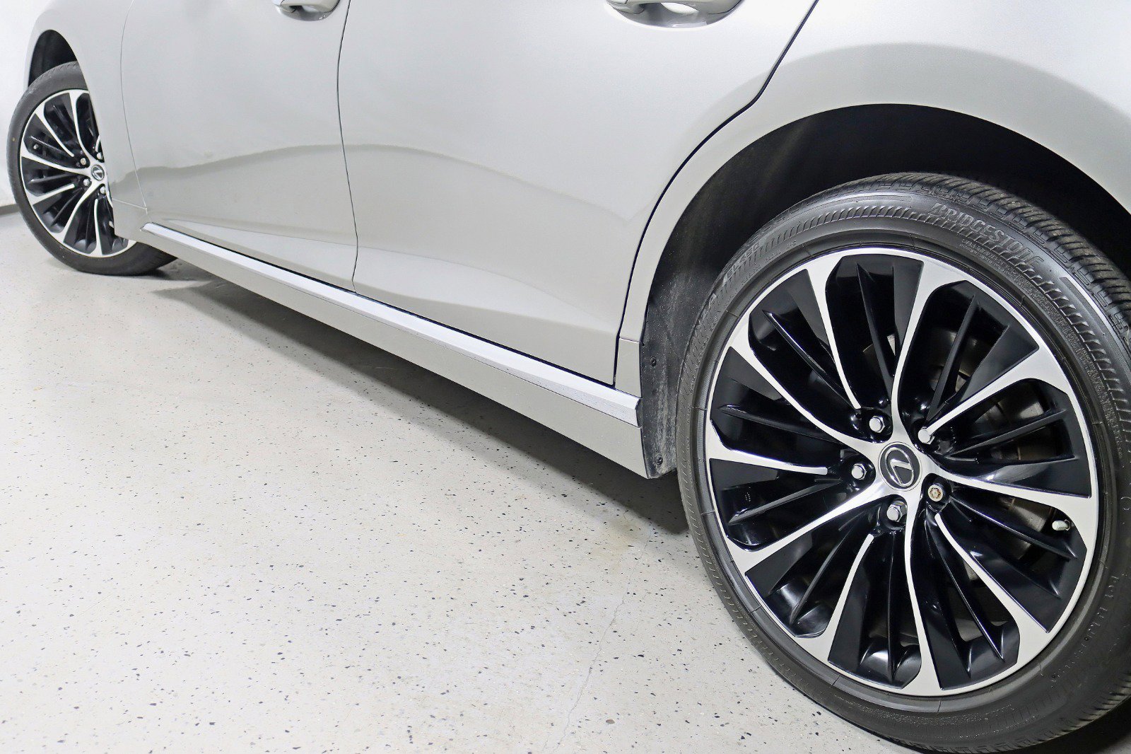 Used 2021 Lexus LS 500 AWD w/ Luxury Package image 12