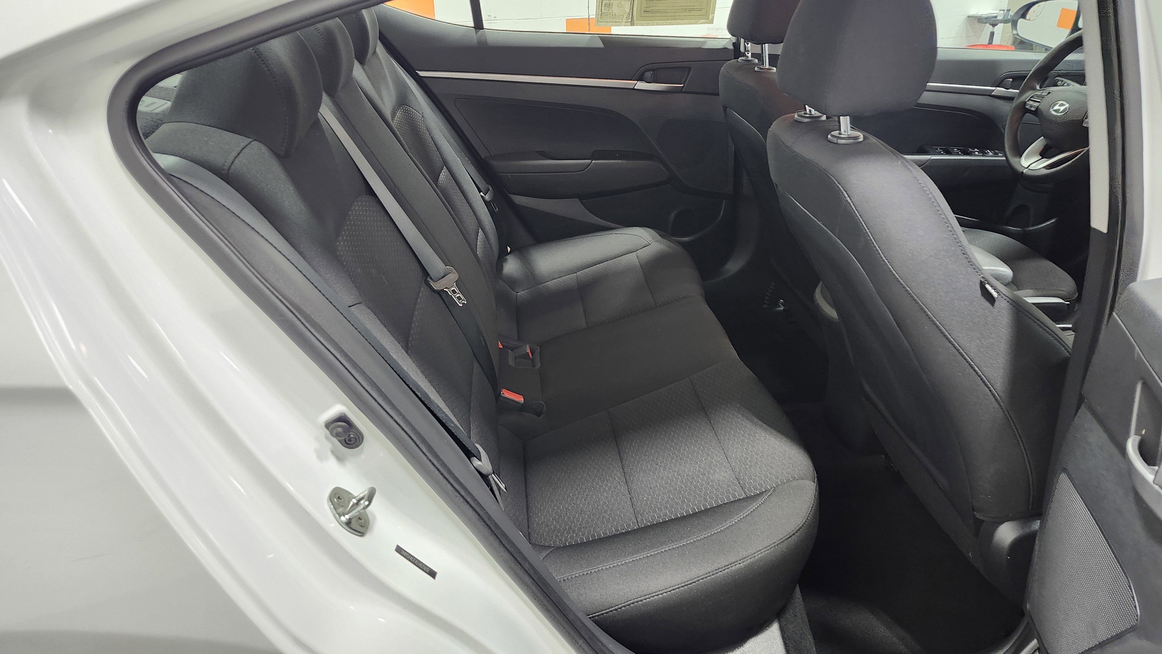 Used 2020 Hyundai Elantra SE w/ Cargo Package (C1) image 17