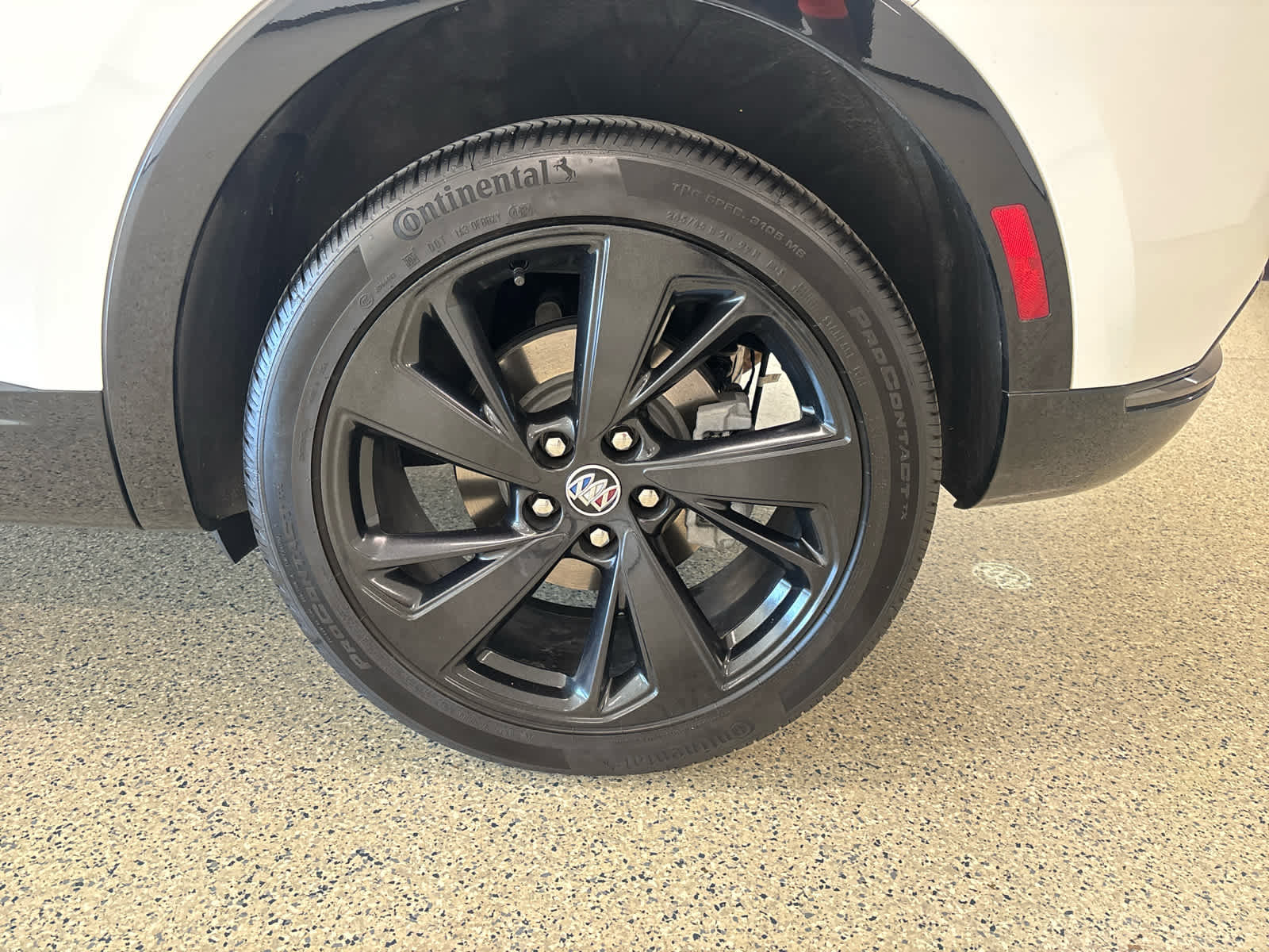 Used 2023 Buick Envision Essence w/ Technology Package I image 13