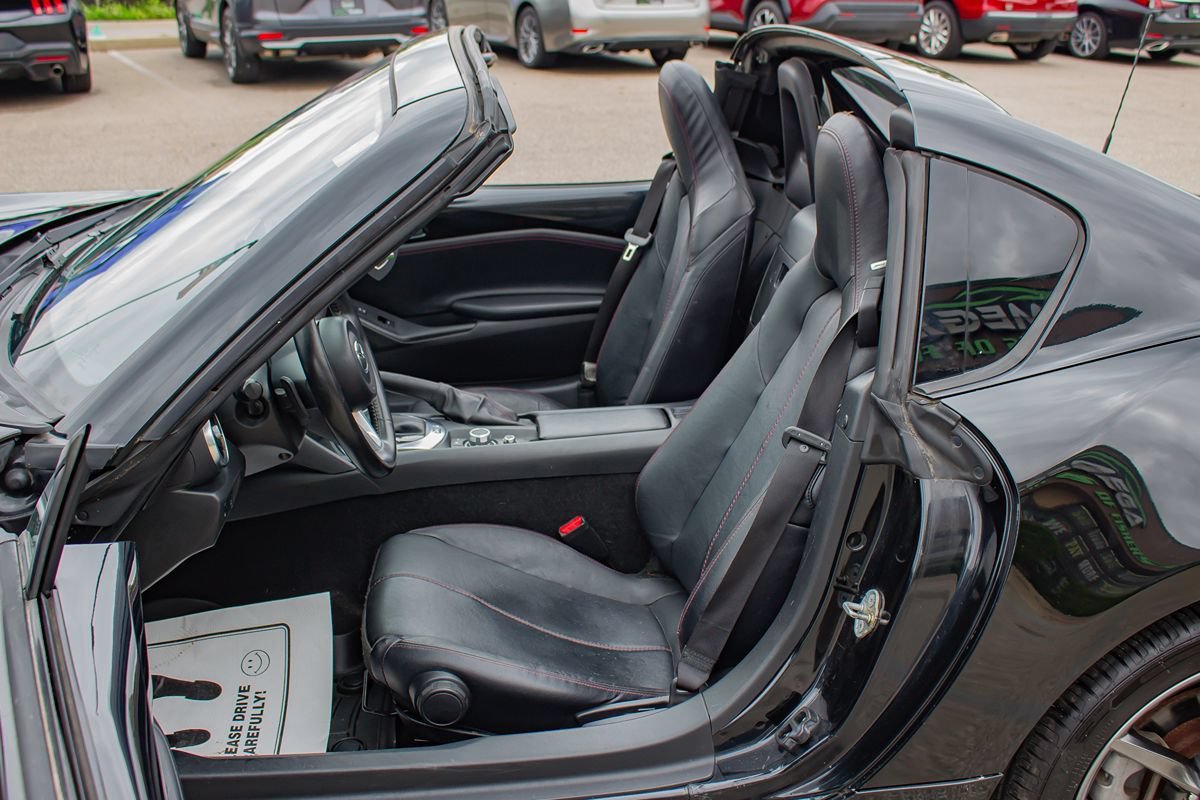 Used 2018 MAZDA MX-5 Miata RF Grand Touring RWD image 12