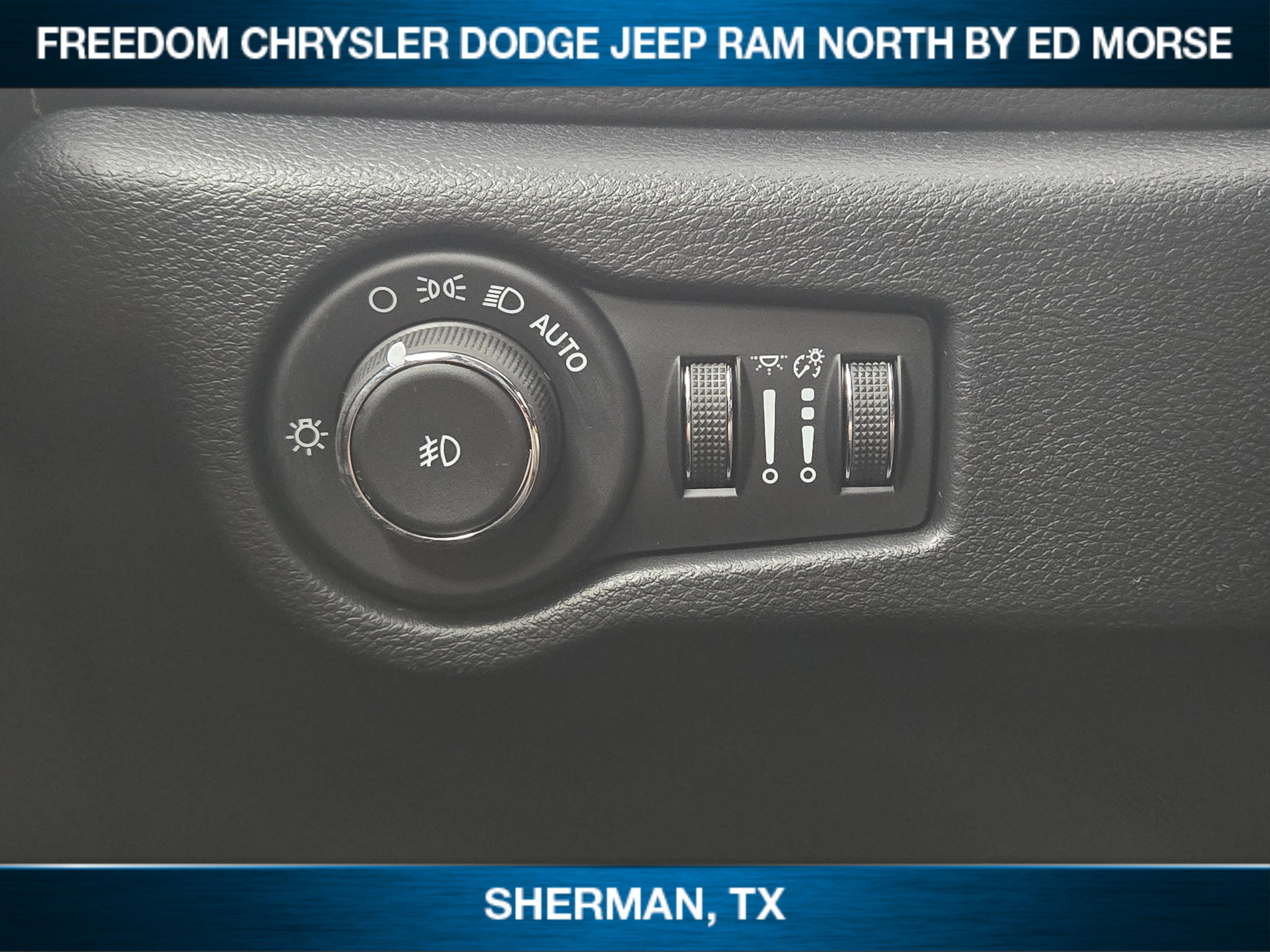 New 2026 Chrysler Pacifica Pinnacle image 16