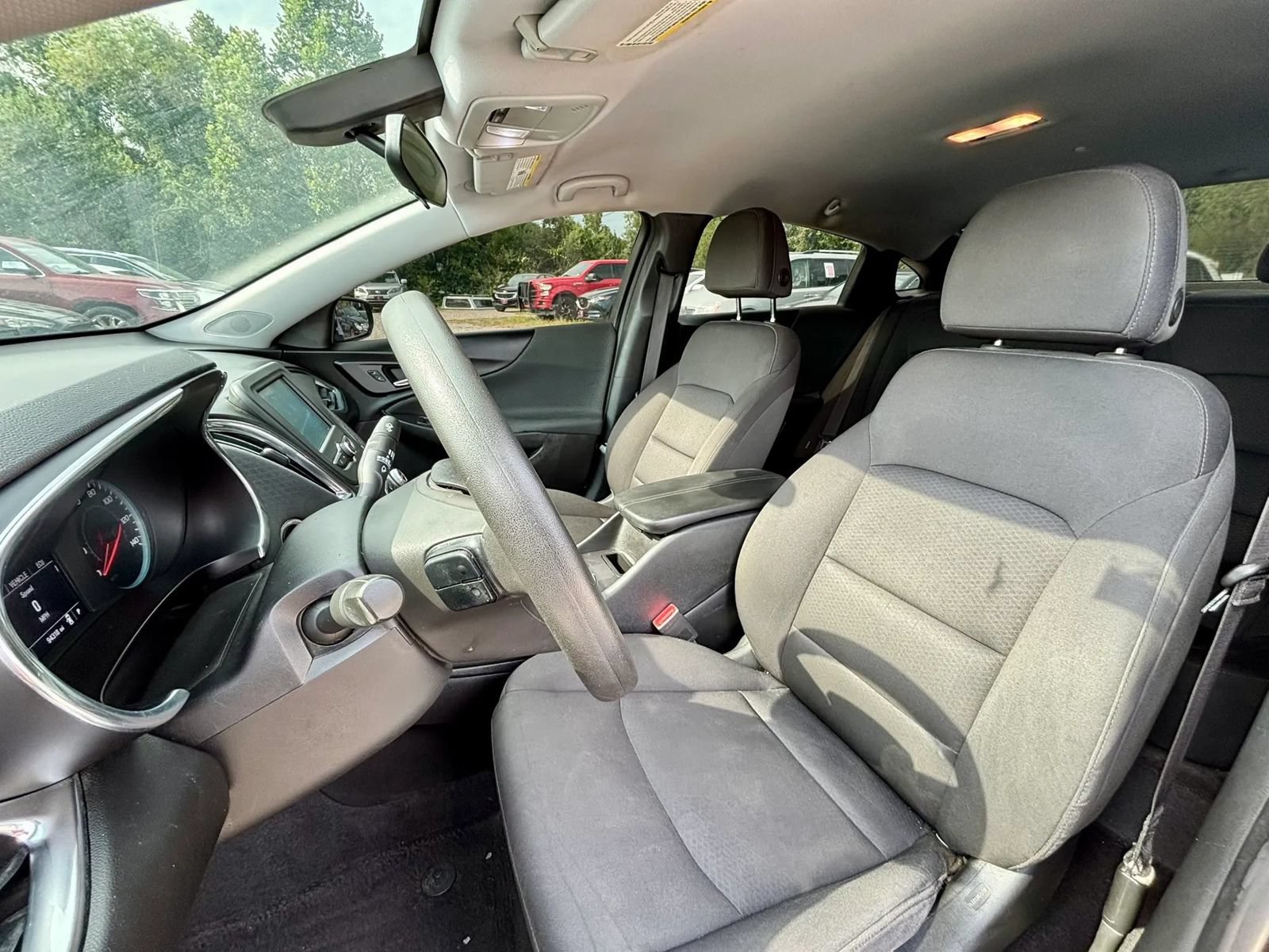 Used 2018 Chevrolet Malibu LT FWD image 12