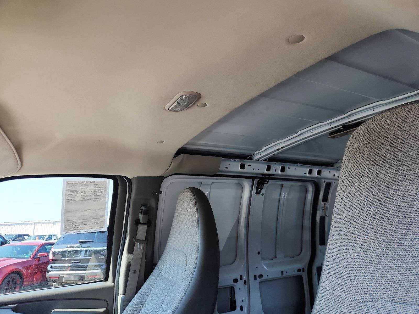 Used 2015 Chevrolet Express 2500 RWD image 11