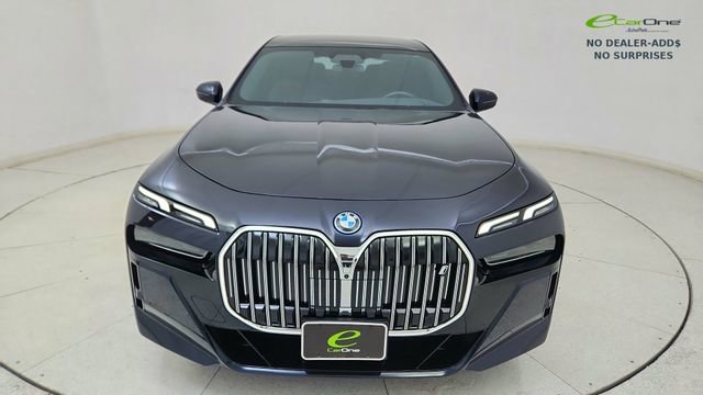 Used 2024 BMW i7 xDrive60 AWD/4WD image 2