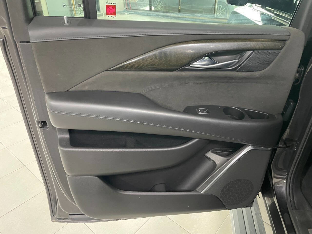 Used 2018 Cadillac Escalade ESV Platinum image 19