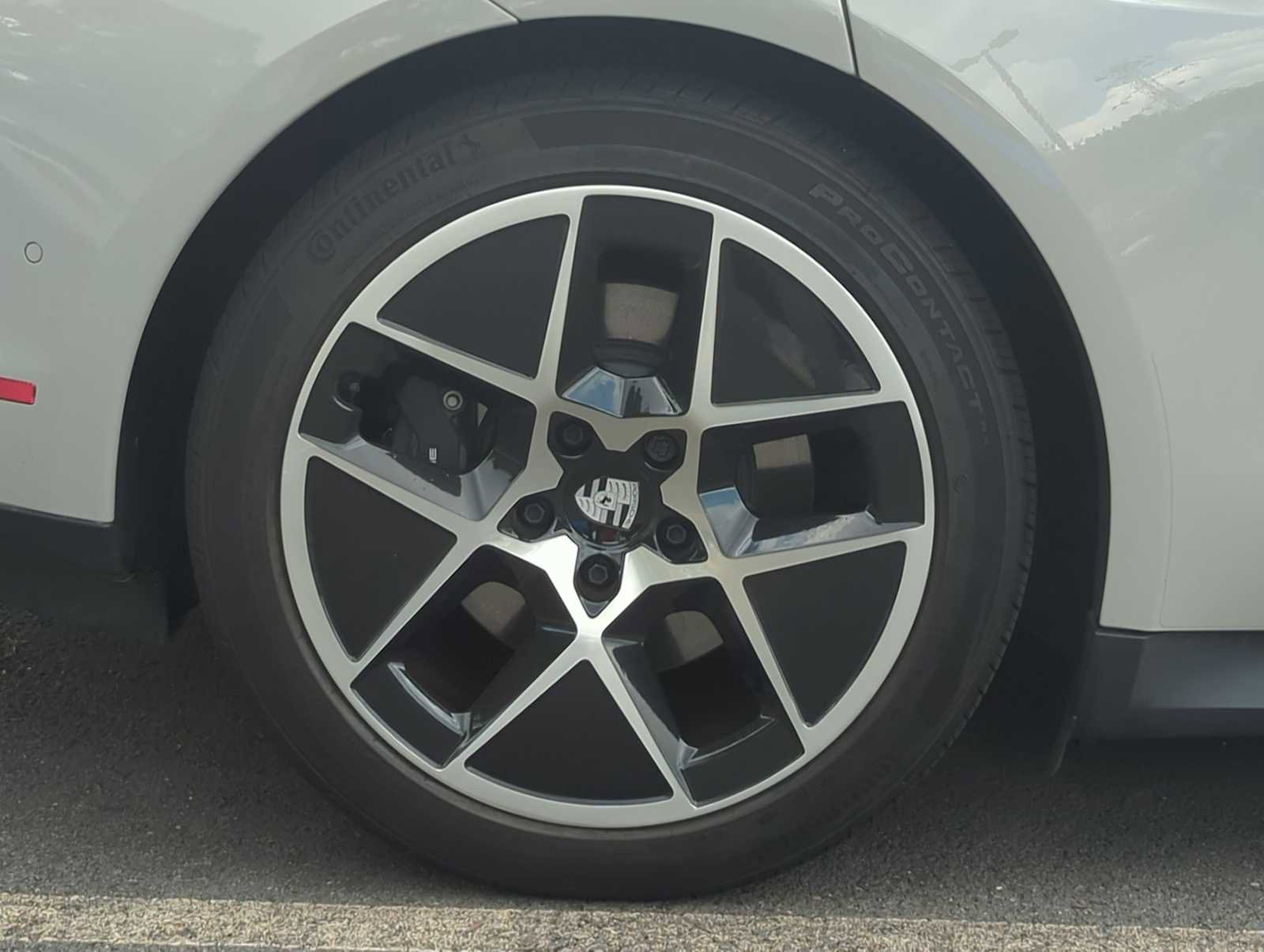 Used 2025 Porsche Taycan image 13