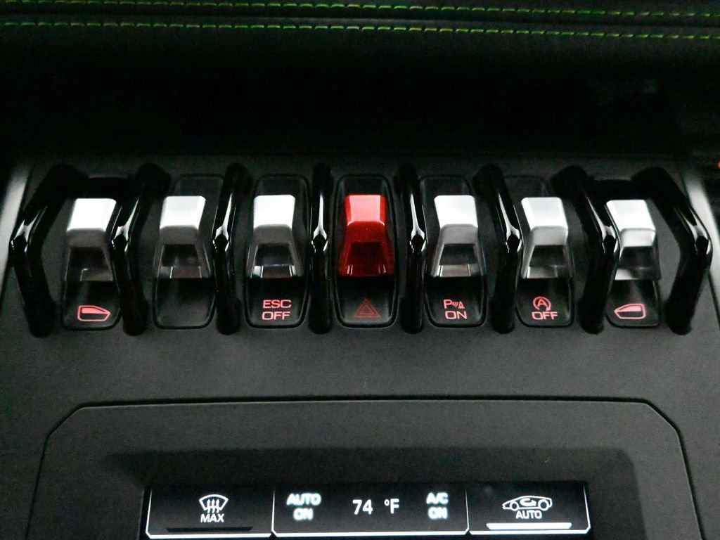 Used 2023 Lamborghini Huracan EVO image 22