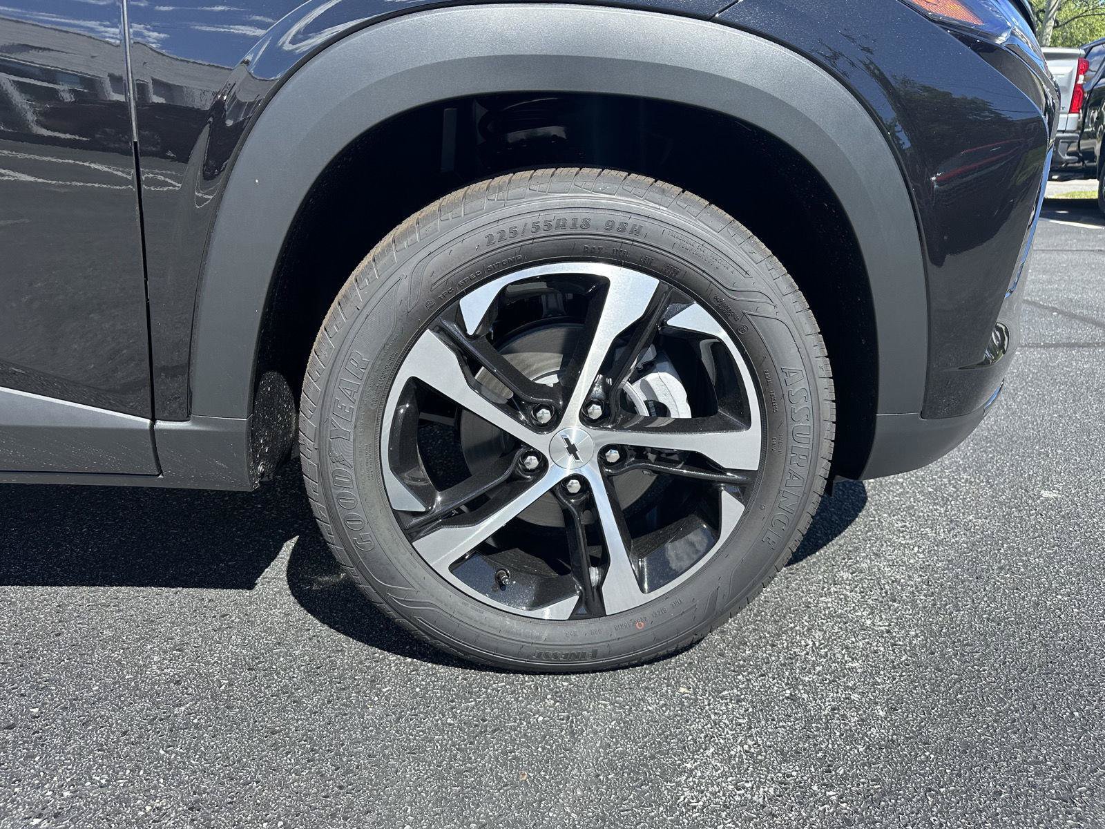 New 2026 Chevrolet Trax RS w/ Sunroof Package FWD image 9